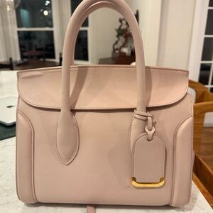 ALEXANDER MCQUEEN
Sweet Calfskin Small Heroine 30 Nude